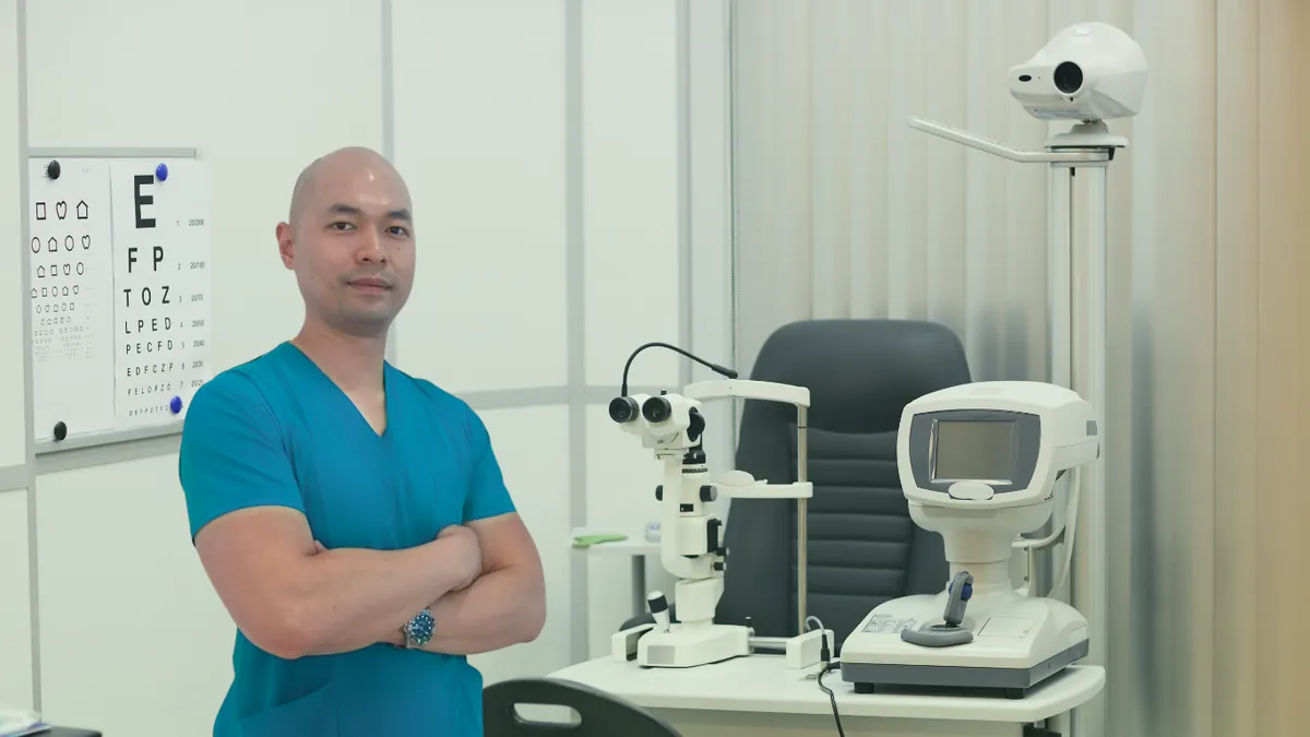 Dr. Alberto Oscar Eng Wu — Oftalmólogo y Glaucomatólogo en Guadalupe, Nuevo León